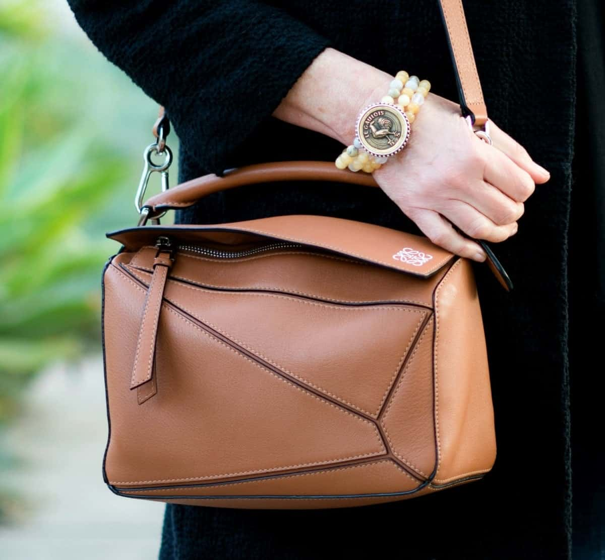 Read more about the article Puzzle Bags: The Trendy Accessories That’s Solving Fashion Dilemmas